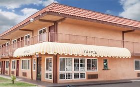 Days Inn By Wyndham Barstow